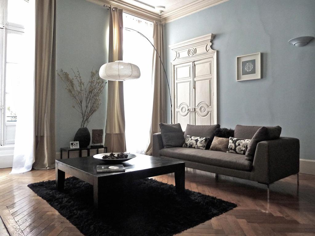 42 Rue Victor Hugo * Carcassonne